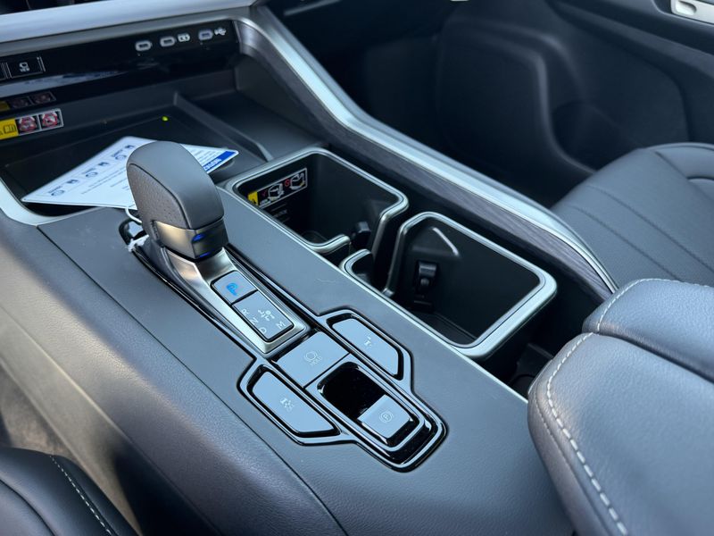 New 2026 Lexus TX 500h F SPORT Performance PremiumImage 23