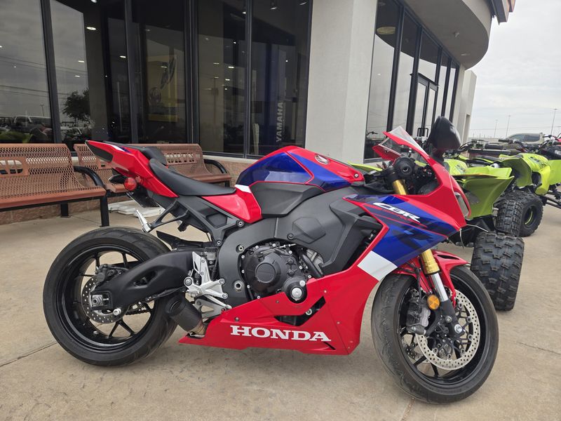 USED 2024 HONDA CBR1000RR BASE Image 2