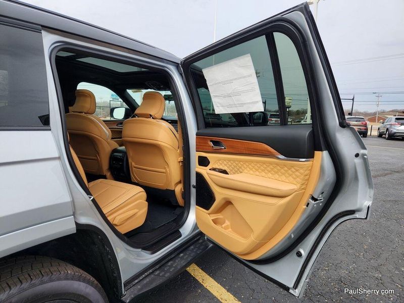 New 2025 Jeep Grand Cherokee L Summit Reserve 4x4Image 54