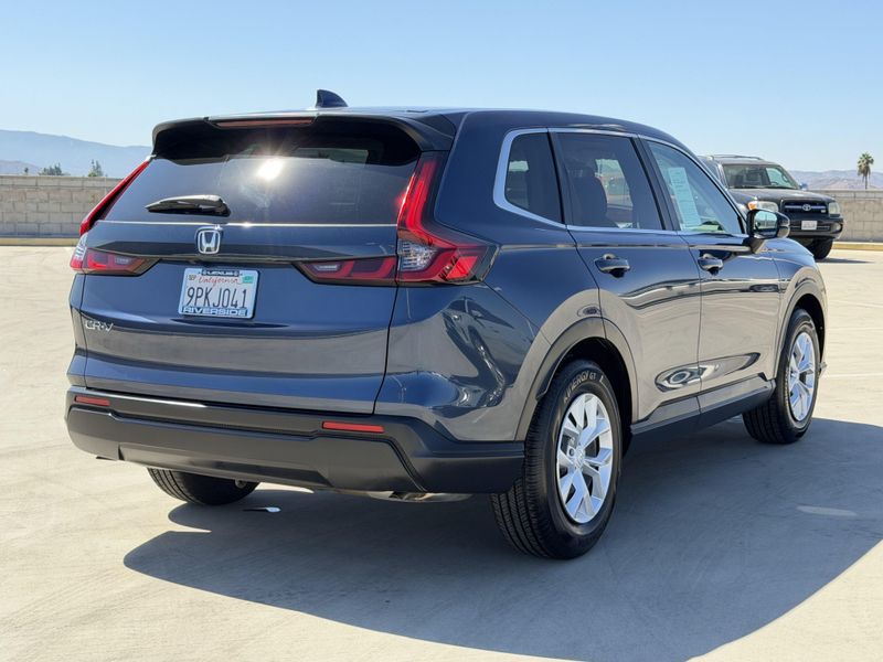 Used 2025 Honda CR-V LXImage 10
