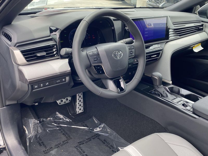 2025 Toyota Camry SEImage 13