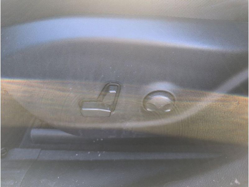 Used 2023 Jeep Cherokee Altitude LuxImage 11