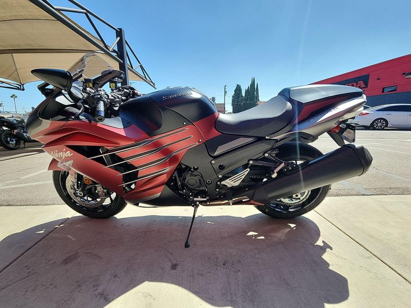 New 2025 Kawasaki NINJA ZX-14R ABS Image 15