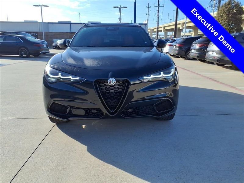 New 2025 Alfa Romeo Stelvio VeloceImage 4