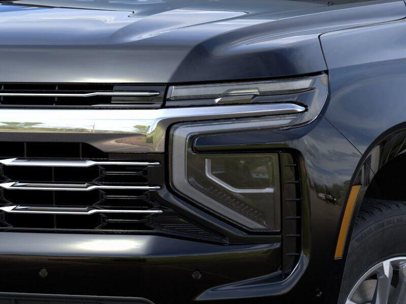 2025 Chevrolet Suburban LTImage 10