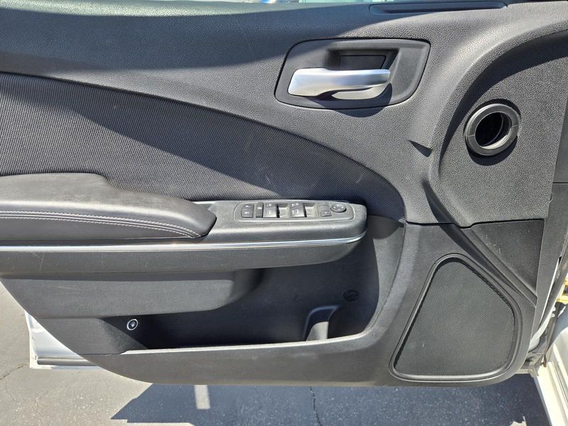 Used 2018 Dodge Charger SXT RWD