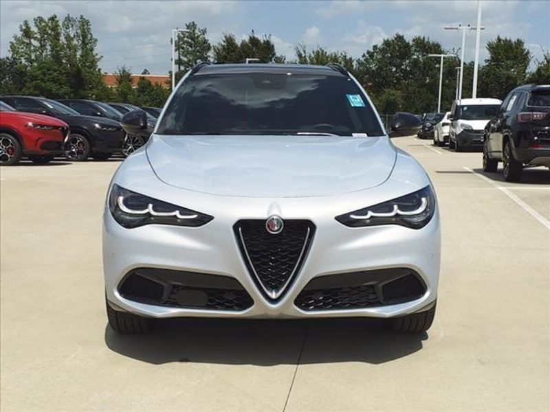 2024 Alfa Romeo Stelvio TiImage 27