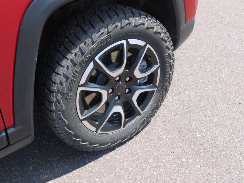Used 2025 Jeep Compass Trailhawk 4x4 4dr SUVImage 8