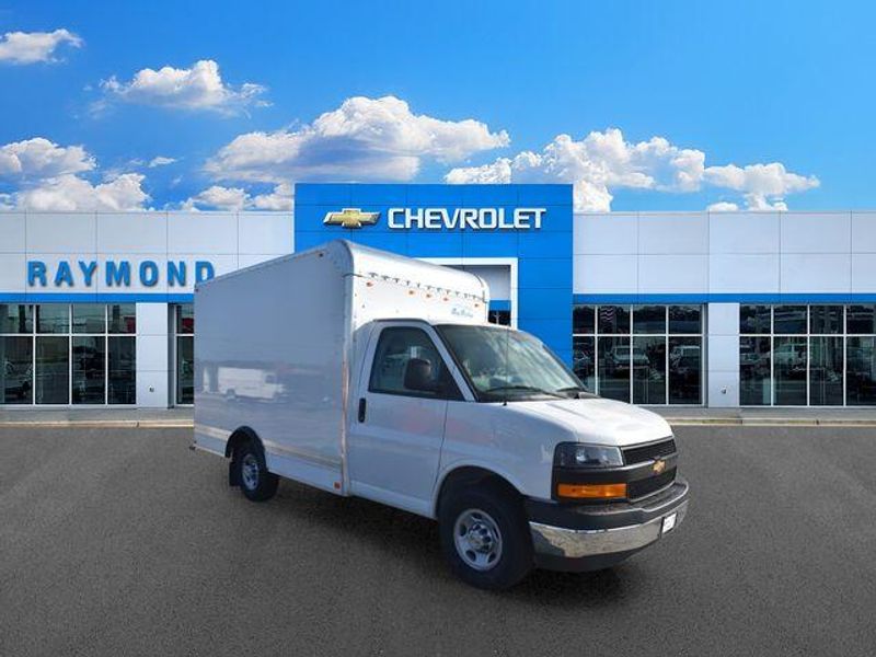 New 2026 Chevrolet Express 3500 Work VanImage 1