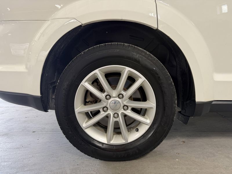 Used 2016 Dodge Journey SXTImage 9