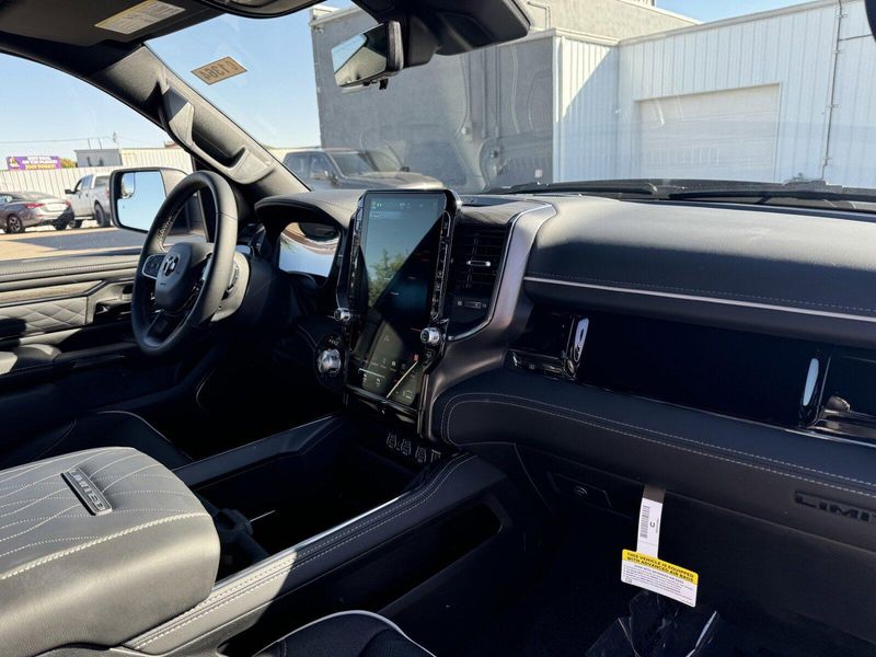 2025 RAM 1500 LimitedImage 16
