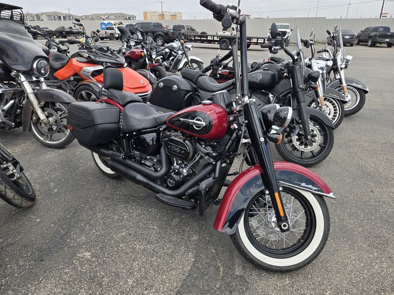 USED 2020 HARLEY SOFTAIL HERITAGE CLASSIC 114 Image 1