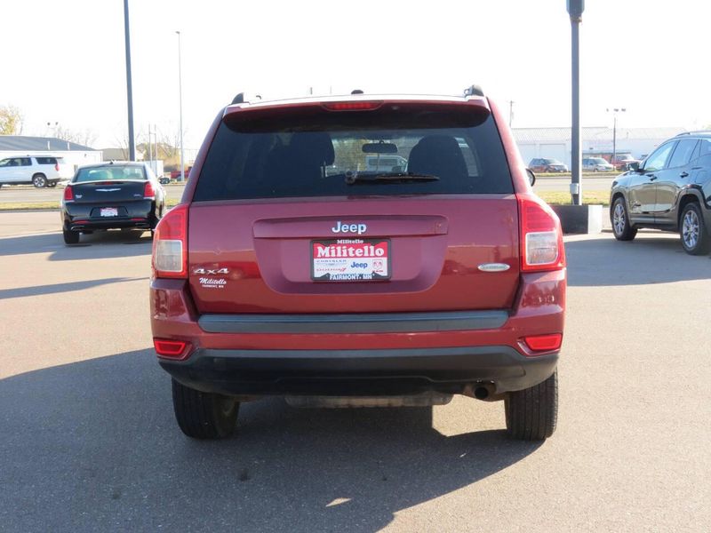 Used 2011 Jeep Compass Latitude 4x4 4dr SUVImage 3