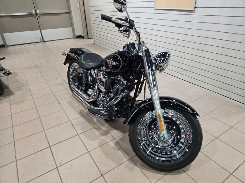 2016 HARLEY SOFTAIL FATBOY BLACK Image 1