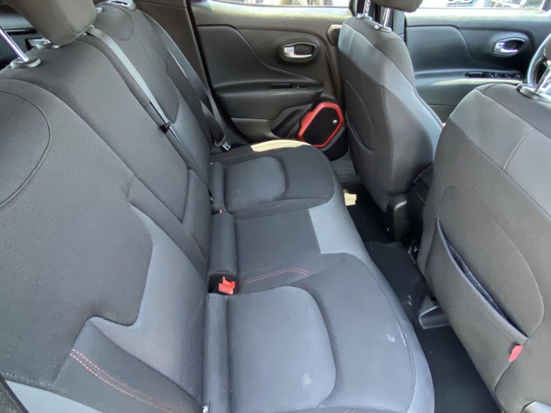 2017 Jeep Renegade Image 12