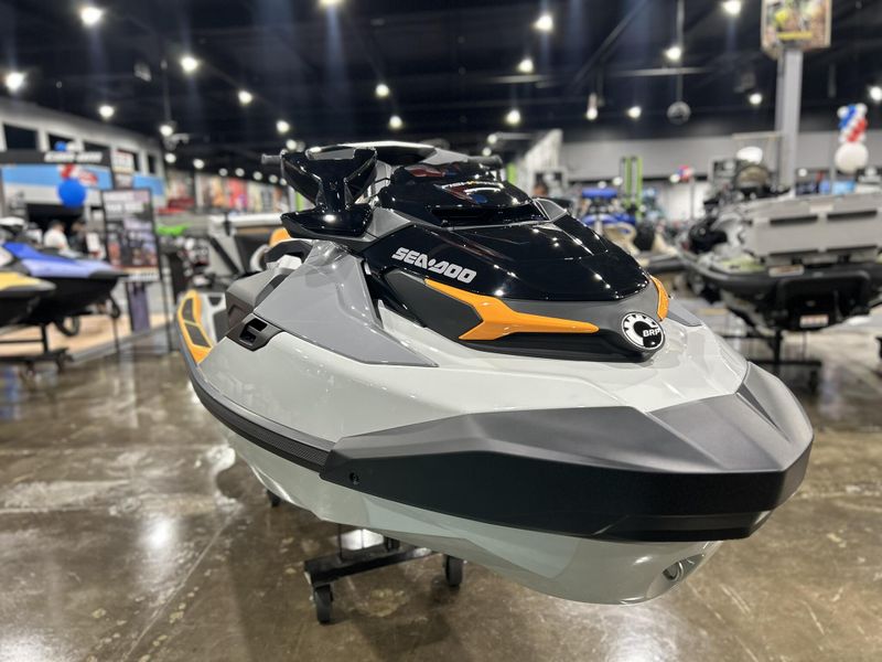 New 2025 Sea-Doo FISHPRO TROPHY 170 (SOUND SYSTEM) Image 1
