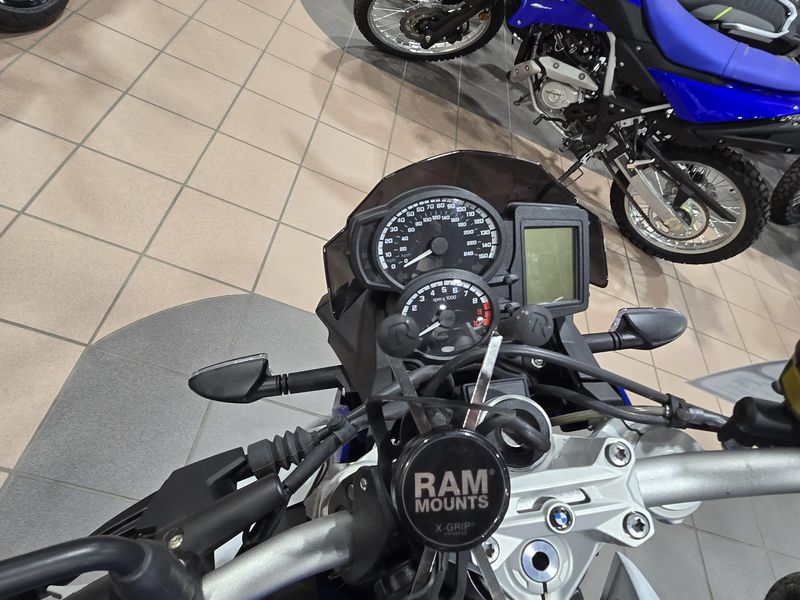 USED 2015 BMW F800R Image 9