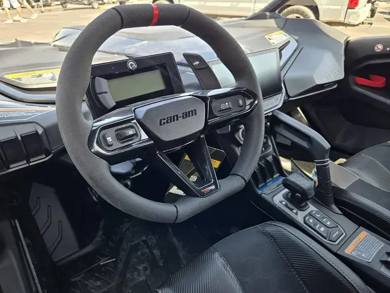 2025 Can-Am MAVERICK R MAX X 999T DCT TRIPLE BLACK Image 22