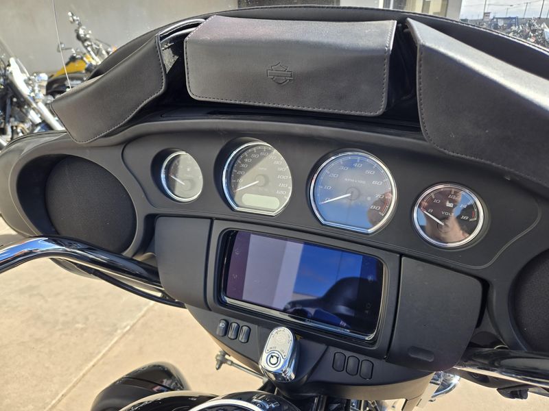 USED 2022 HARLEY TRIKE TRI GLIDE ULTRA Image 16