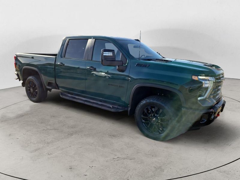 2026 Chevrolet Silverado LT photo 2