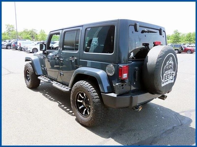 2017 Jeep Wrangler Unlimited SaharaImage 5