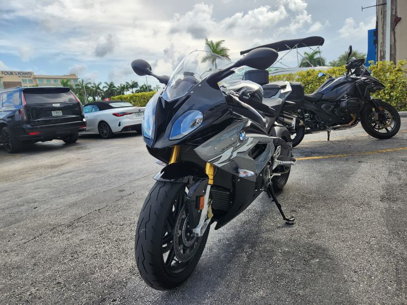 2017 BMW S 1000 RR Image 3