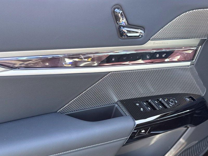 New 2026 BMW 7 Series 750e xDriveImage 13