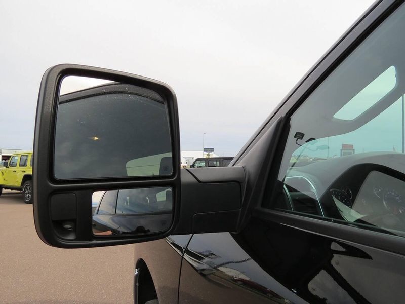 Used 2026 RAM 2500 Big Horn 4x4 4dr Crew Cab 6.3 ft. SB PickupImage 9