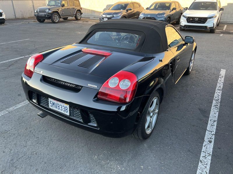 2005 Toyota MR2 Spyder BaseImage 2