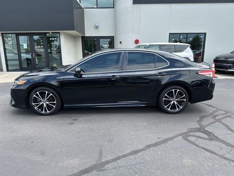 Used 2019 Toyota Camry LImage 8