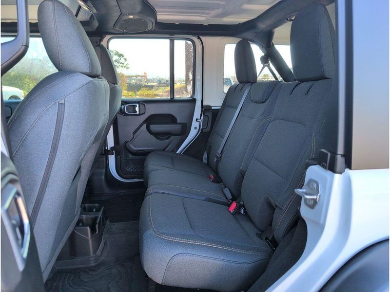 Used 2024 Jeep Wrangler WillysImage 30