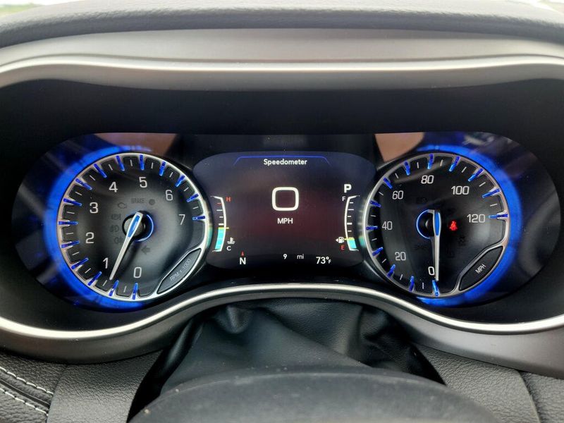 New 2027 Chrysler Pacifica Select