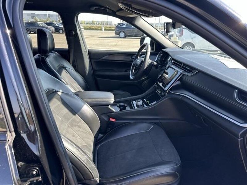 Used 2024 Jeep Grand Cherokee L AltitudeImage 10