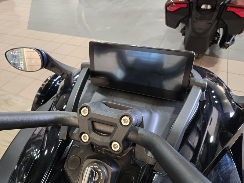 USED 2024 CAN-AM SPYDER F3-S Image 17