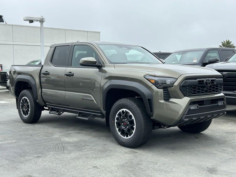 2024 Toyota Tacoma TRD Off RoadImage 2