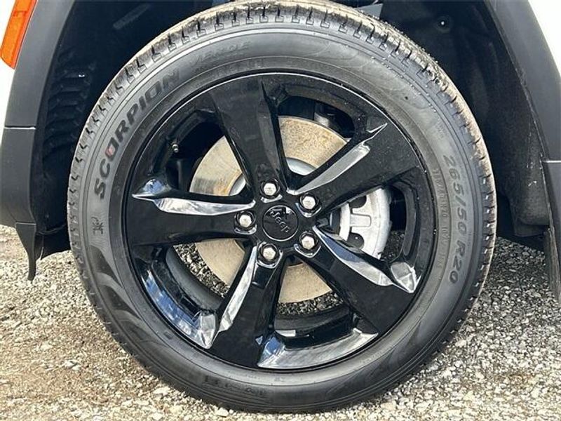 New 2025 Jeep Grand Cherokee L Limited 4x4Image 10