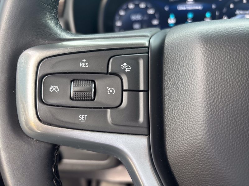 Used 2022 Chevrolet Suburban Z71Image 29