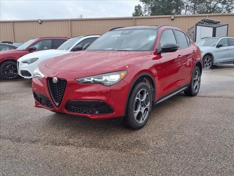 2025 Alfa Romeo Stelvio SprintImage 2