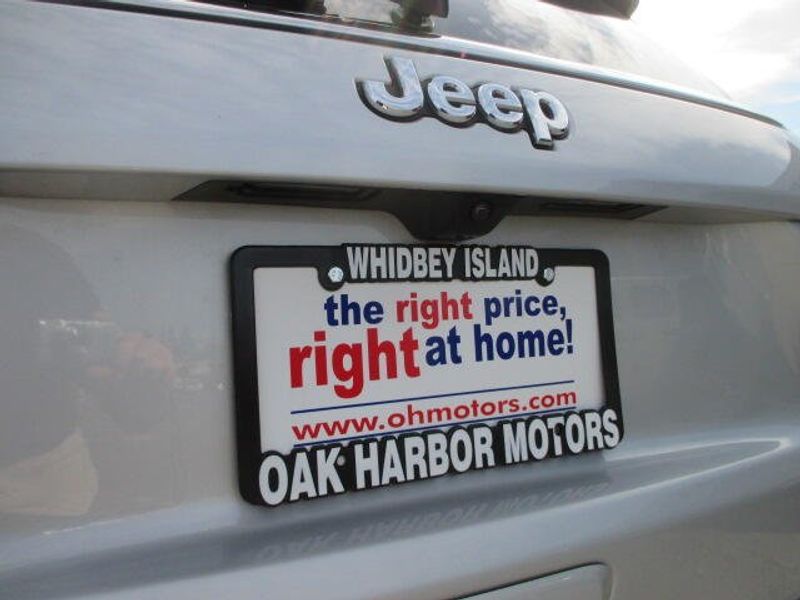 Used 2024 Jeep Compass LatitudeImage 11