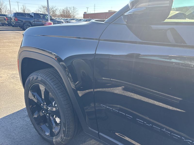 New 2025 Jeep Grand Cherokee Limited 4x4Image 17
