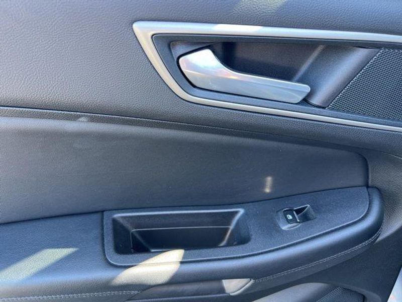 2024 Ford Edge SELImage 17