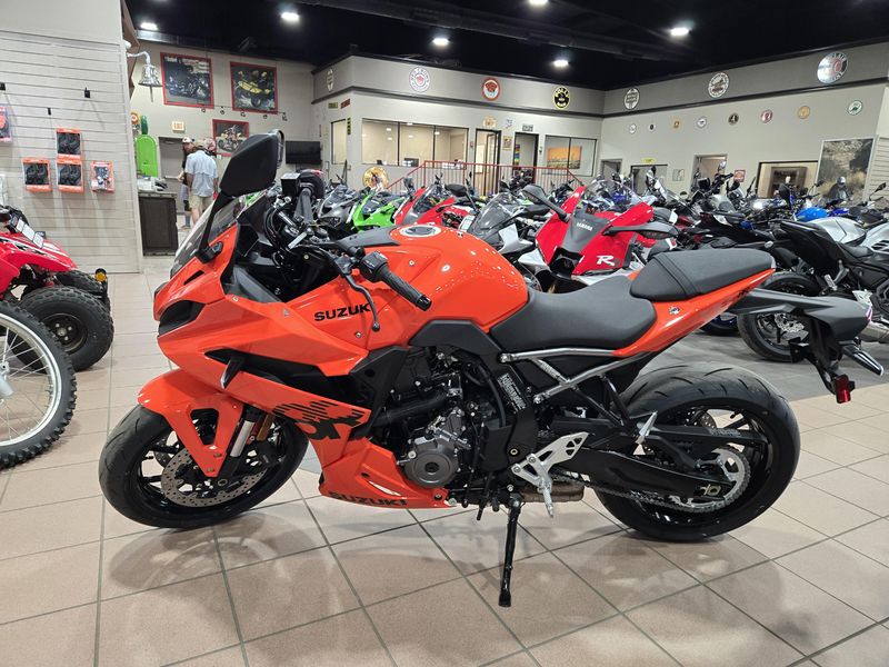 NEW 2026 SUZUKI GSX8R Image 4