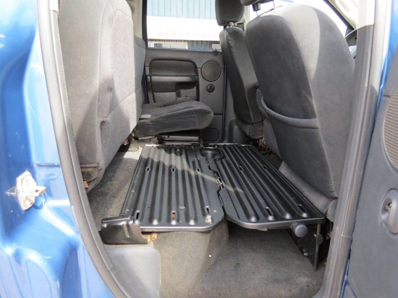 Used 2005 Dodge Ram 2500 SLT 4dr Quad Cab 4WD SBImage 9