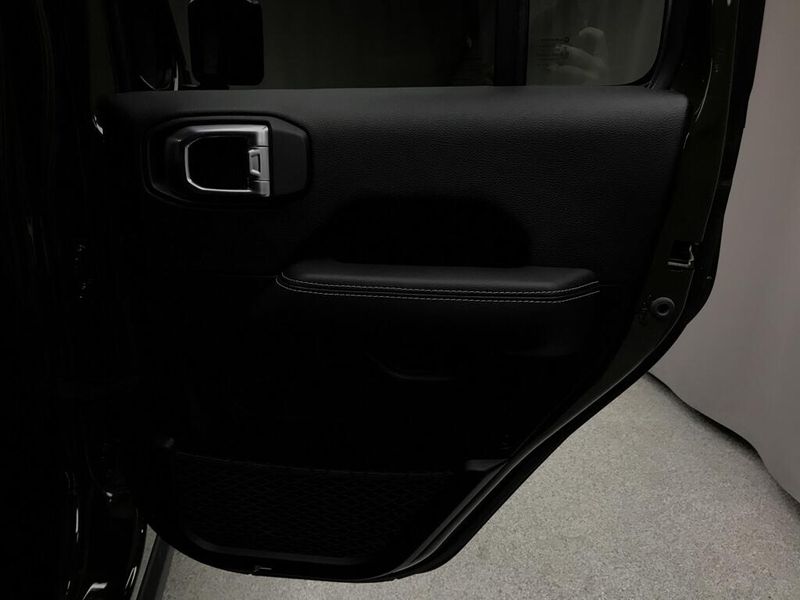Used 2021 Jeep Wrangler Unlimited RubiconImage 18