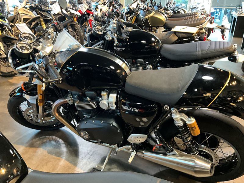 2024 Triumph THRUXTON RS in a JET BLACK / SILVER ICE exterior color. BMW Motorcycles of Modesto 209-524-2955 bmwmotorcyclesofmodesto.com 