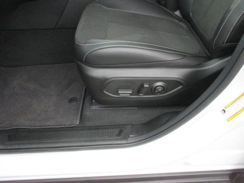 New 2026 Jeep Grand Cherokee Laredo Altitude 4x4Image 17