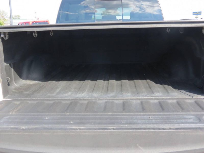 Used 2019 RAM 1500 Classic SLT 4x4 4dr Crew Cab 5.5 ft. SB PickupImage 11