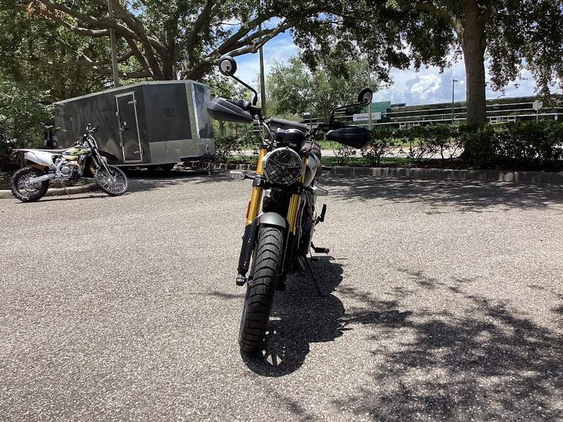 2025 Triumph SCRAMBLER 400 X