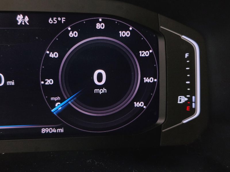 Used 2024 Volkswagen Tiguan AWD SEL R-Line w/Sunroof/NavImage 38