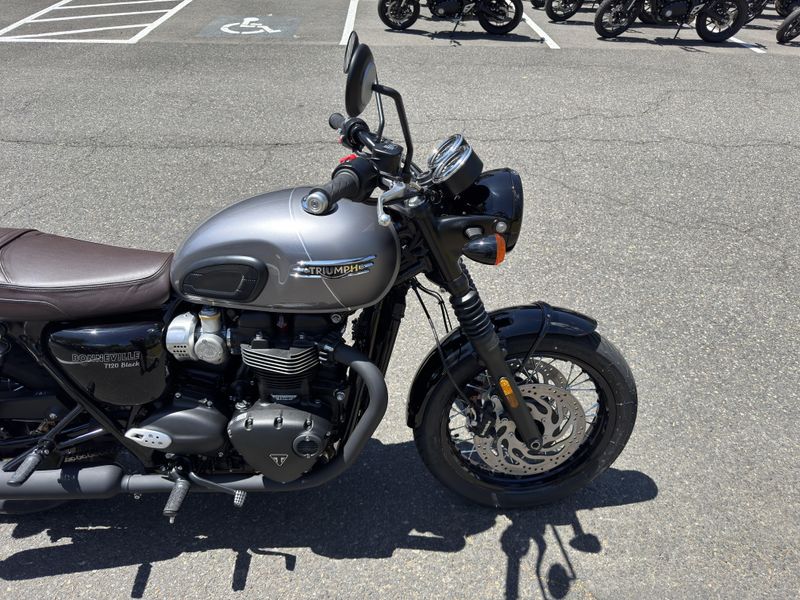 2025 Triumph Bonneville T120 BLACK - GRAPHITE - MATTE GRAPHITE - SALE PENDING 